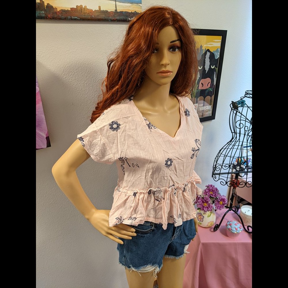 Unbranded Pink Floral Babydoll Tee w/ Ruffles Size Small